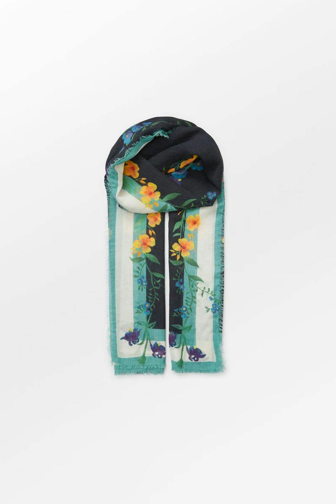 Florica woo scarf